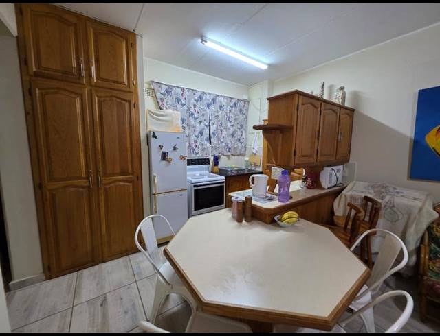 2 BEDROOM APARTMENT FOR SALE IN SEA PARK